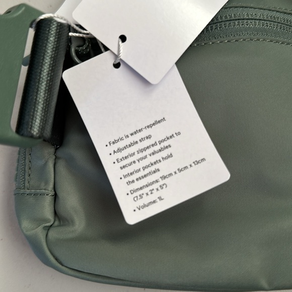 Lululemon Everywhere Adjustable Belt Bag Crater Blue - Picture 6 of 12